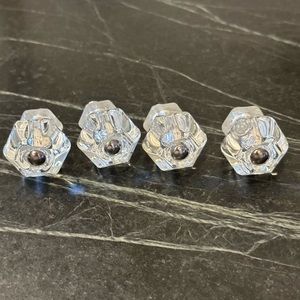 Clear Glass Cabinet Knobs - 1 1/4 inch - Set of 4